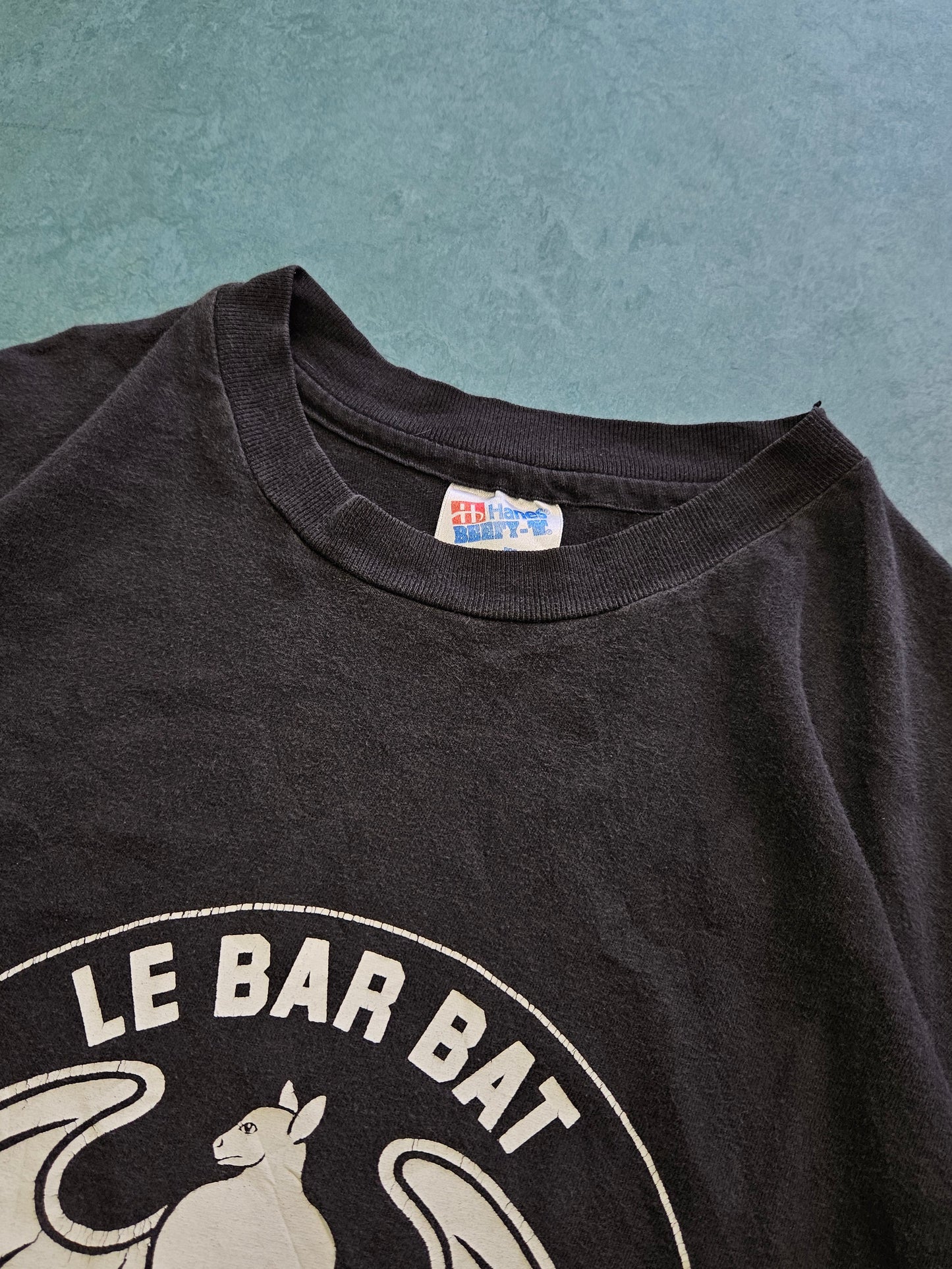 1990s VINTAGE ''LE BAR BAT'' T-SHIRT [XL]