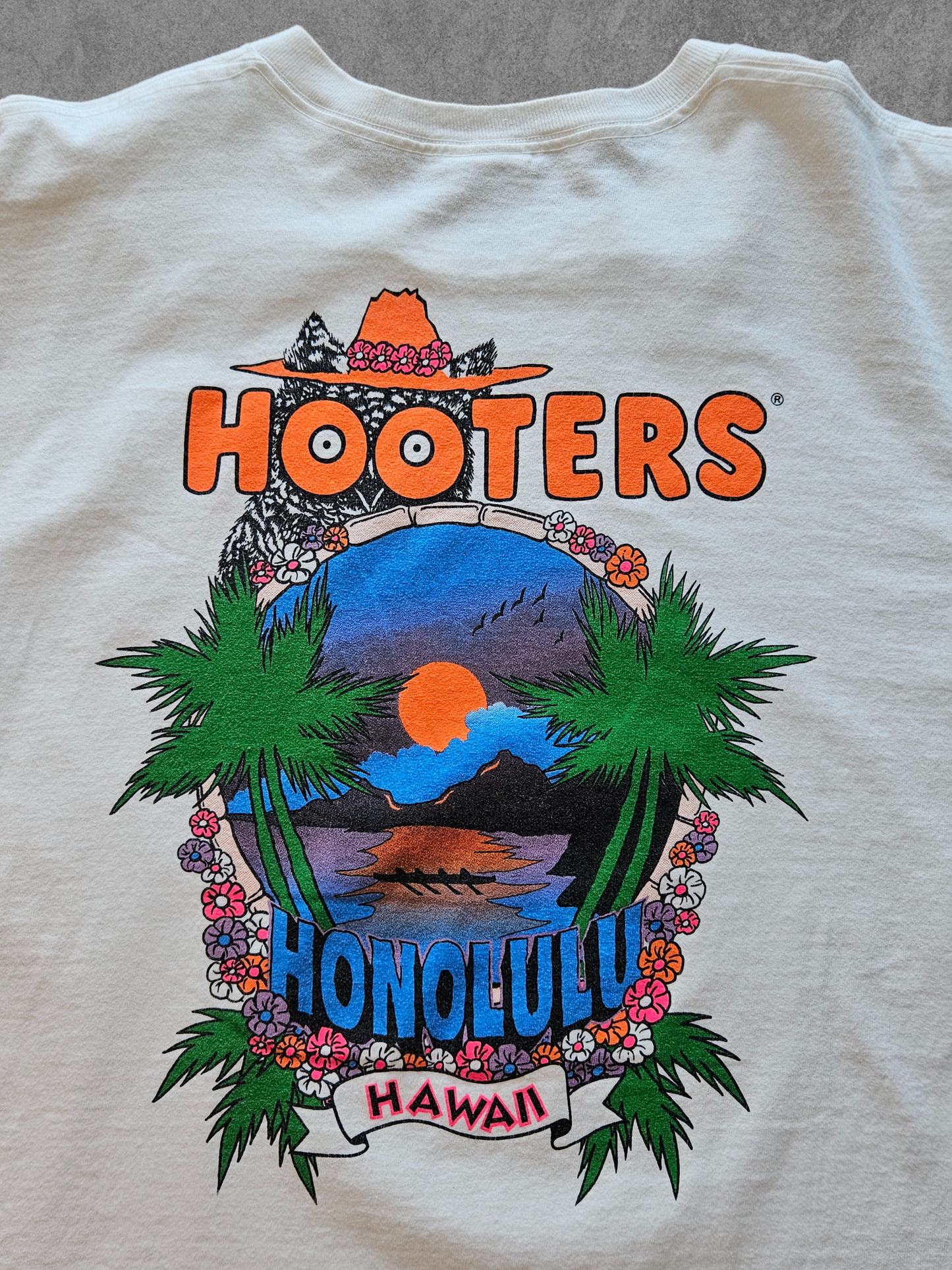 90s FRUIT OF THE LOOM ''HOOTERS HAWAII'' T-SHIRT [XL]