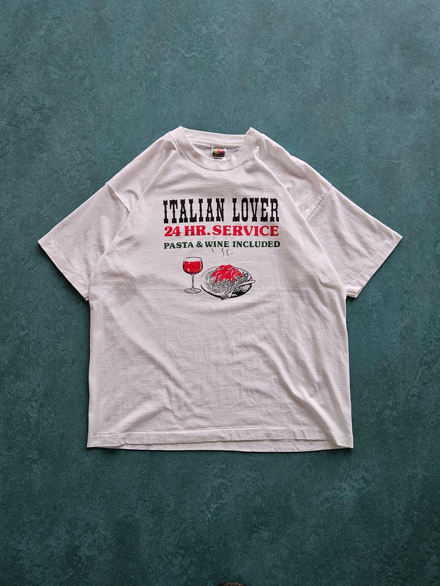 Vintage Italian restaurant graphic tee from the mid 1990s, with a Fruit of the Loom made in USA tag sized XL.&nbsp;