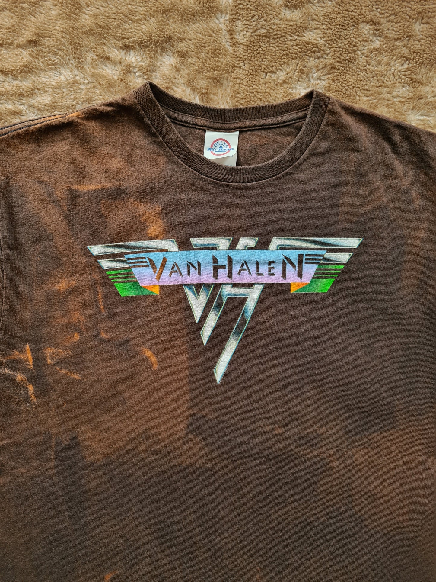 De vintage winkel met tweedehands kleding uit de thrift | 00s DELTA ''VAN HALEN'' ACID WASHED T-SHIRT [L] T-SHIRT