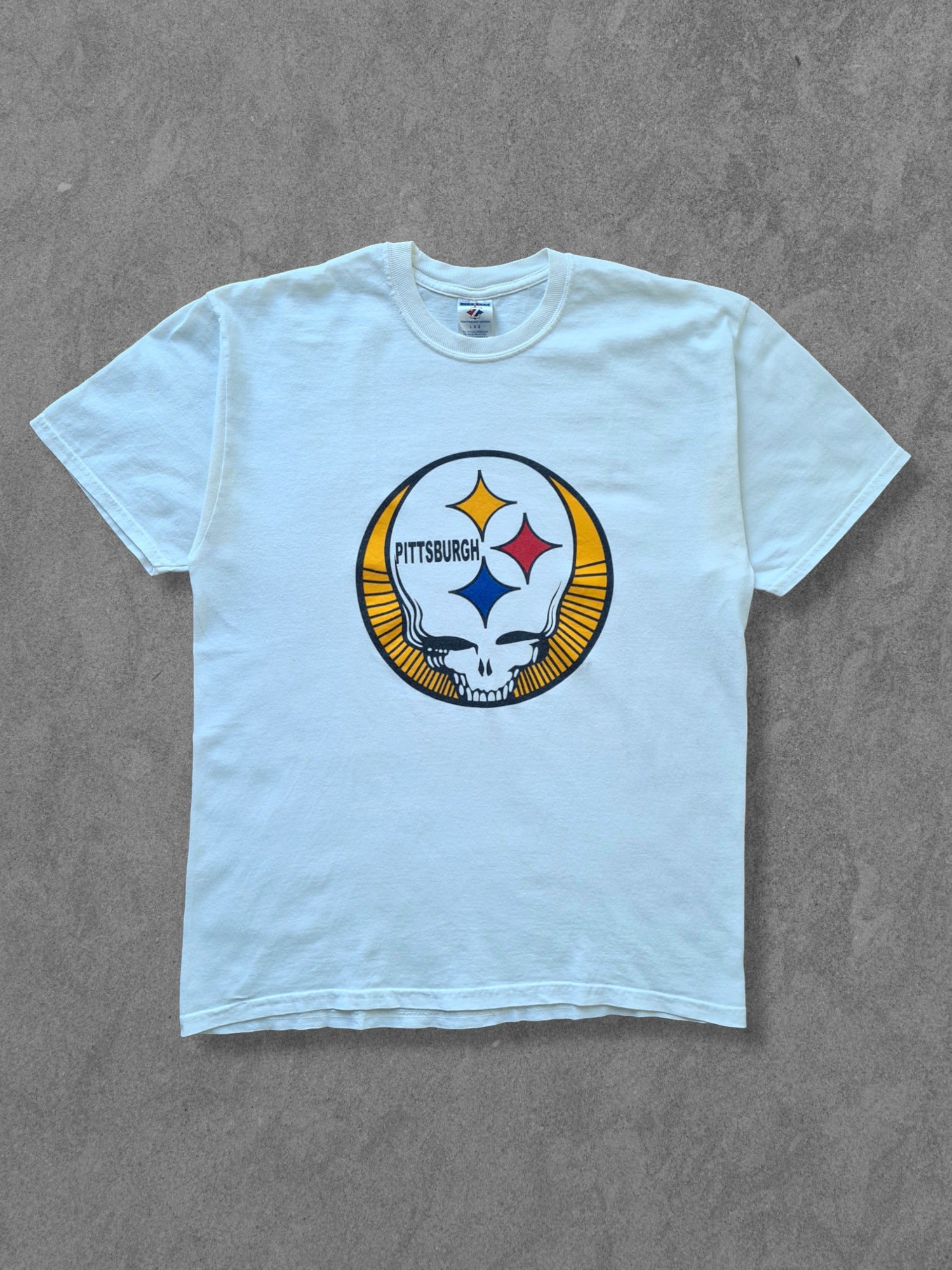 De vintage winkel met tweedehands kleding uit de thrift | 00s JERZEES ''GRATEFUL DEAD PITTSBURGH'' T-SHIRT [L] T-SHIRT