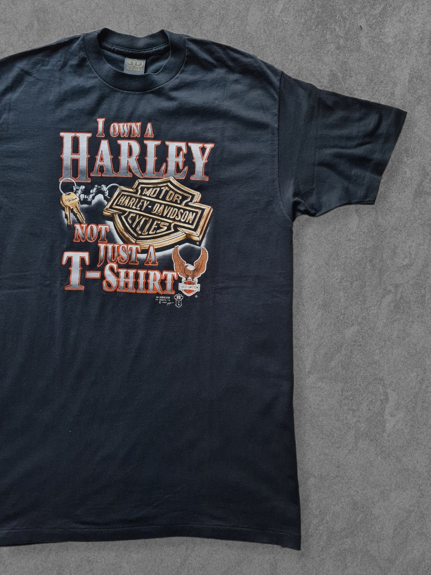 De vintage winkel met tweedehands kleding uit de thrift | 1988 3D EMBLEM ''I OWN A HARLEY'' T-SHIRT [XL] T-SHIRT