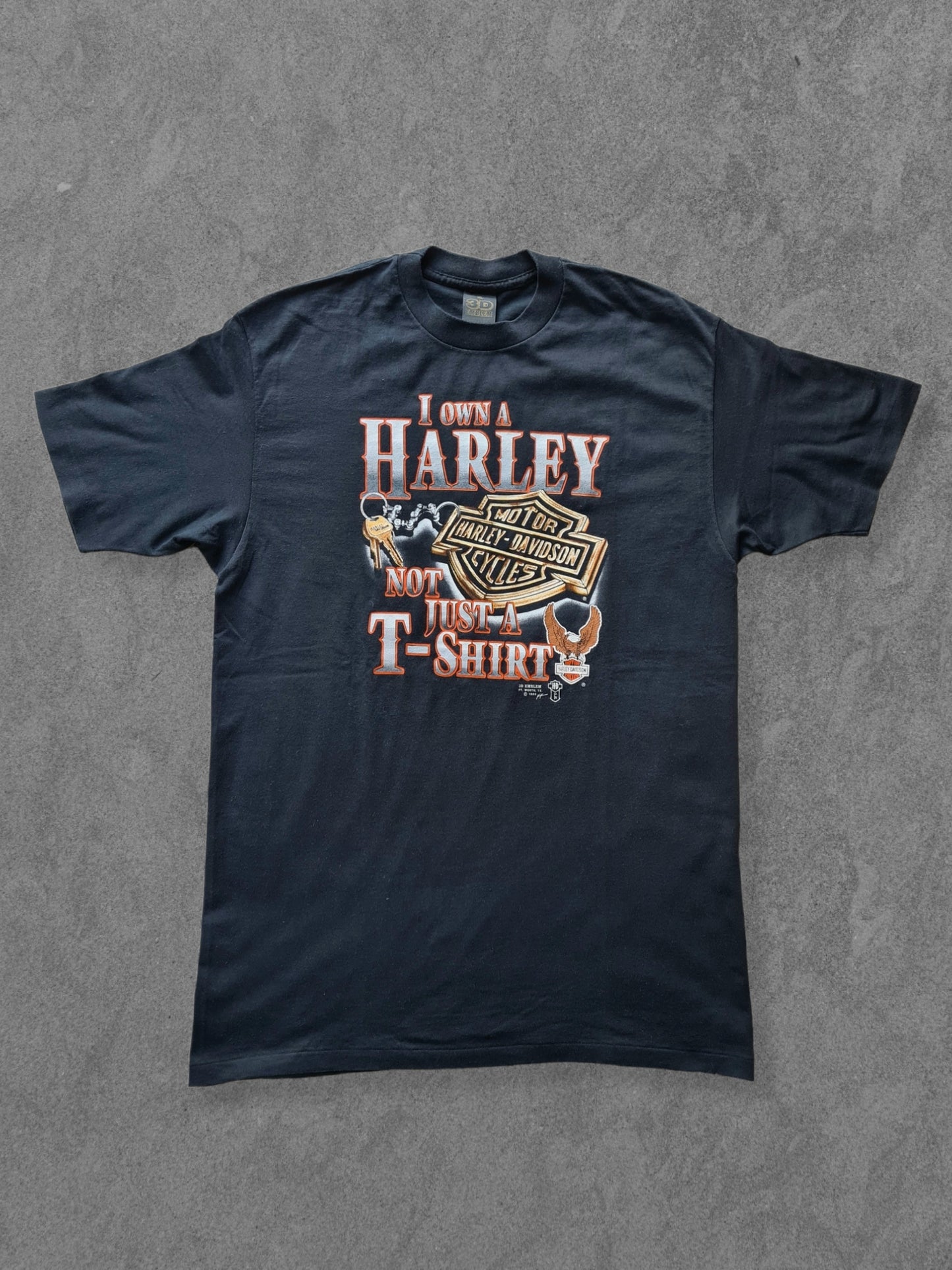 De vintage winkel met tweedehands kleding uit de thrift | 1988 3D EMBLEM ''I OWN A HARLEY'' T-SHIRT [XL] T-SHIRT