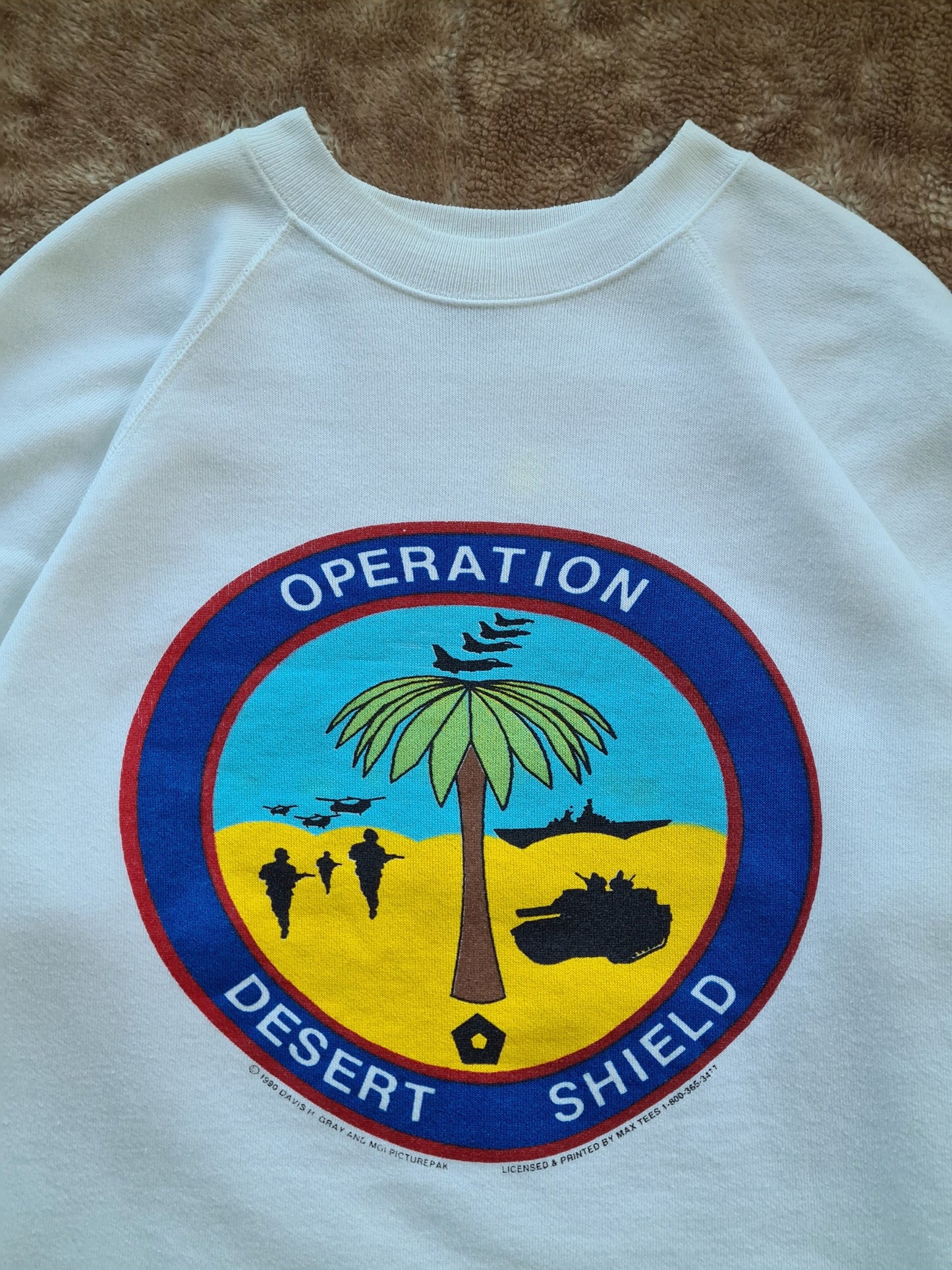 De vintage winkel met tweedehands kleding uit de thrift | 1990 HANES ''DESERT SHIELD'' SWEATSHIRT [XL] SWEATSHIRT