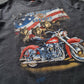 De vintage winkel met tweedehands kleding uit de thrift | 1991 3D EMBLEM ''THE STRONG SURVIVE'' T-SHIRT [L] T-SHIRT