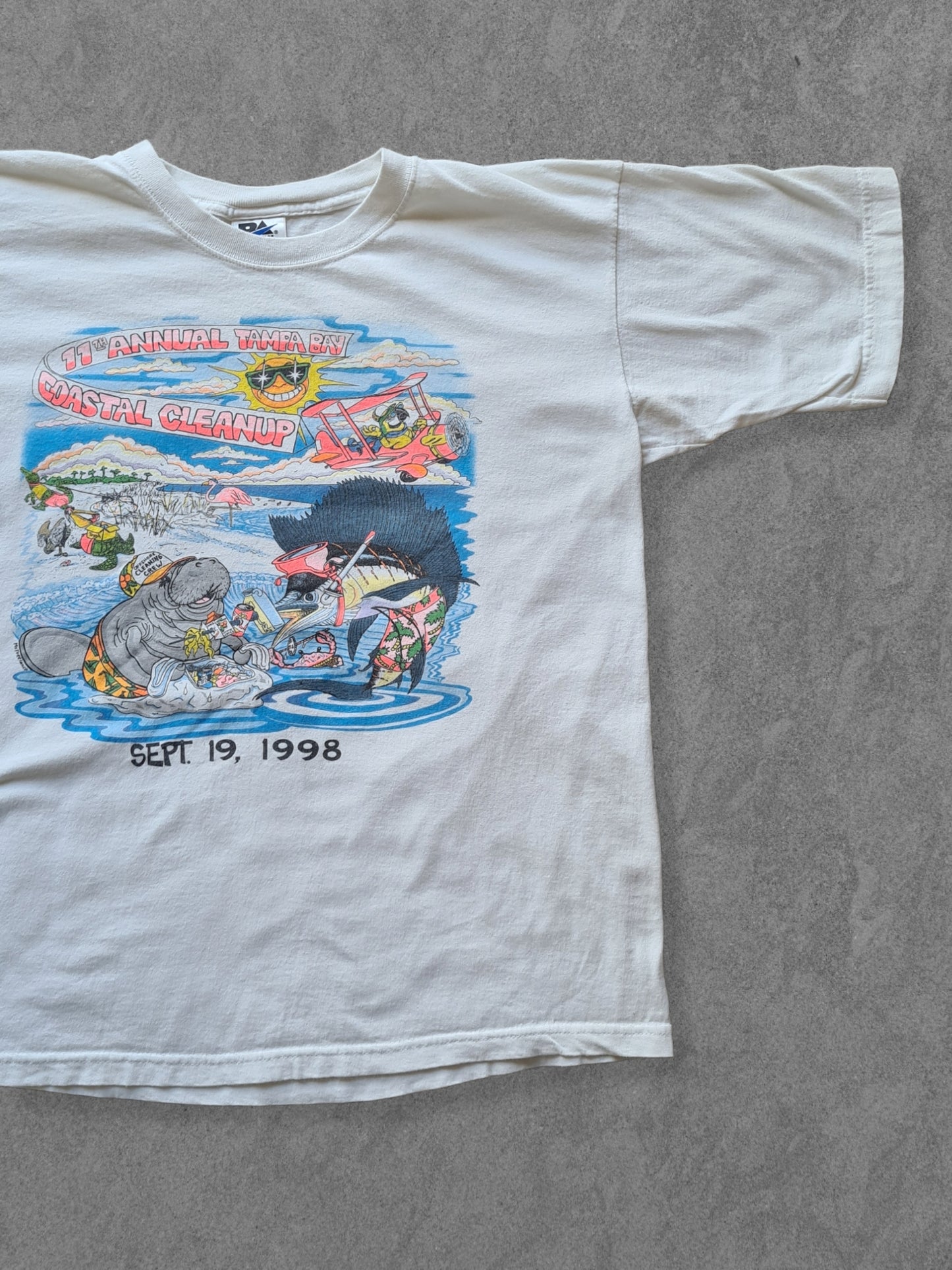 De vintage winkel met tweedehands kleding uit de thrift | 1998 ROYAL AVALON ''COASTAL CLEANUP'' T-SHIRT [L] T-SHIRT