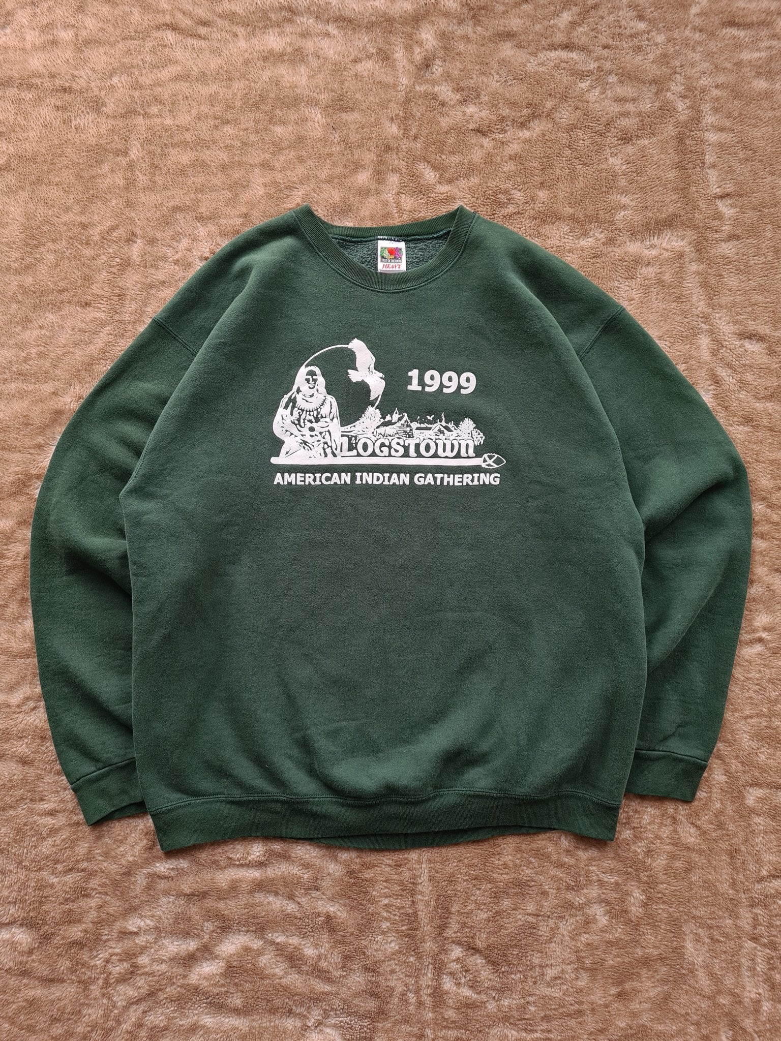 De vintage winkel met tweedehands kleding uit de thrift | 1999 FRUIT OF THE LOOM ''LOGSTOWN'' SWEATSHIRT [XXL] SWEATSHIRT