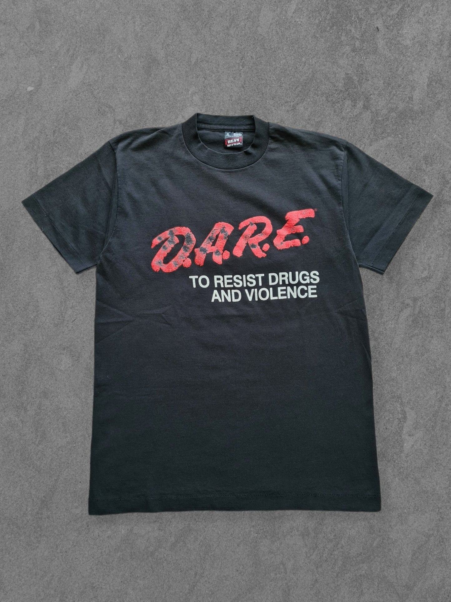 De vintage winkel met tweedehands kleding uit de thrift | 90s BEST FRUIT OF THE LOOM ''DARE'' T-SHIRT [M] T-SHIRT