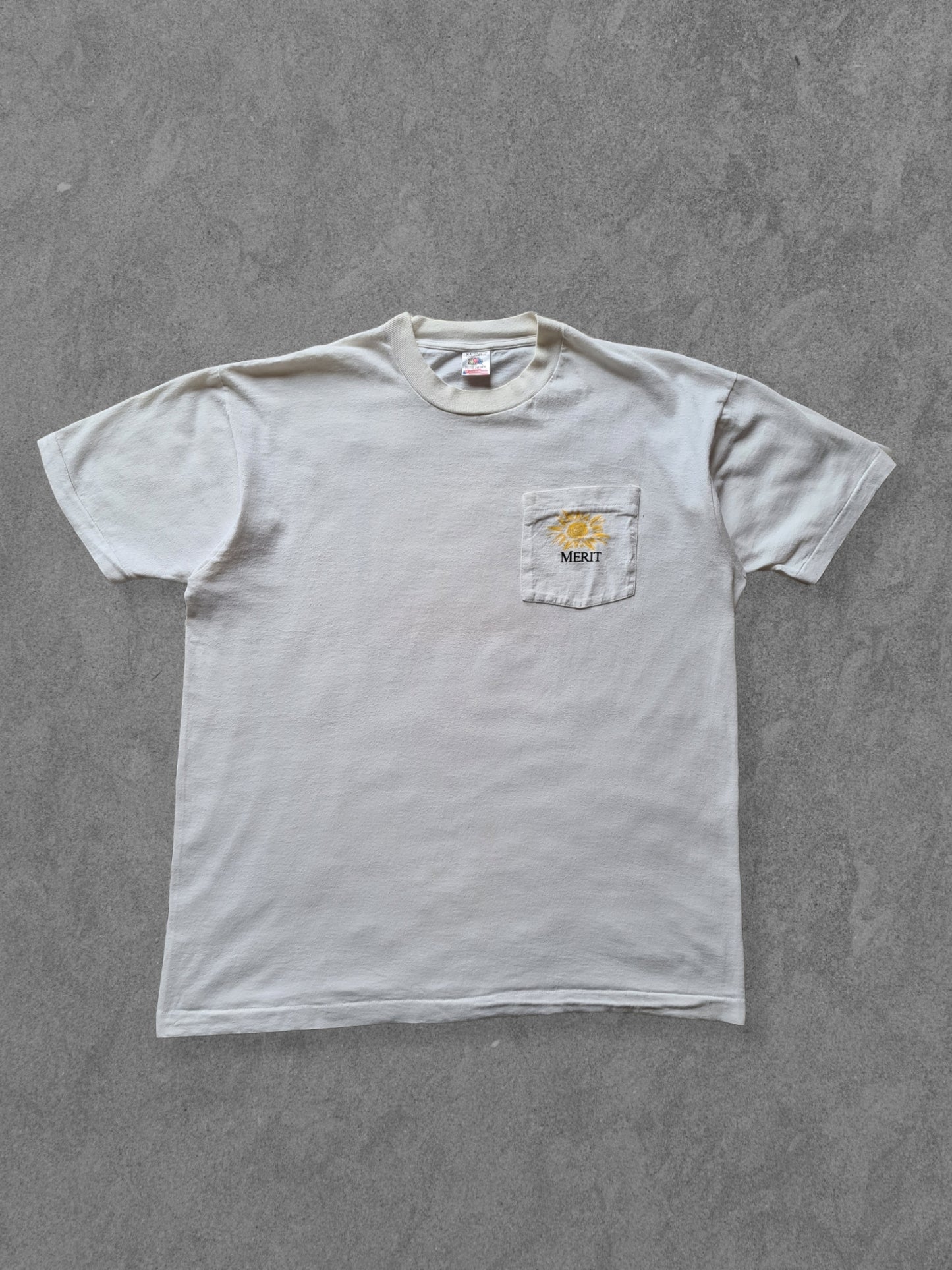 De vintage winkel met tweedehands kleding uit de thrift | 90s FRUIT OF THE LOOM ''MERIT'' T-SHIRT [XL] T-SHIRT