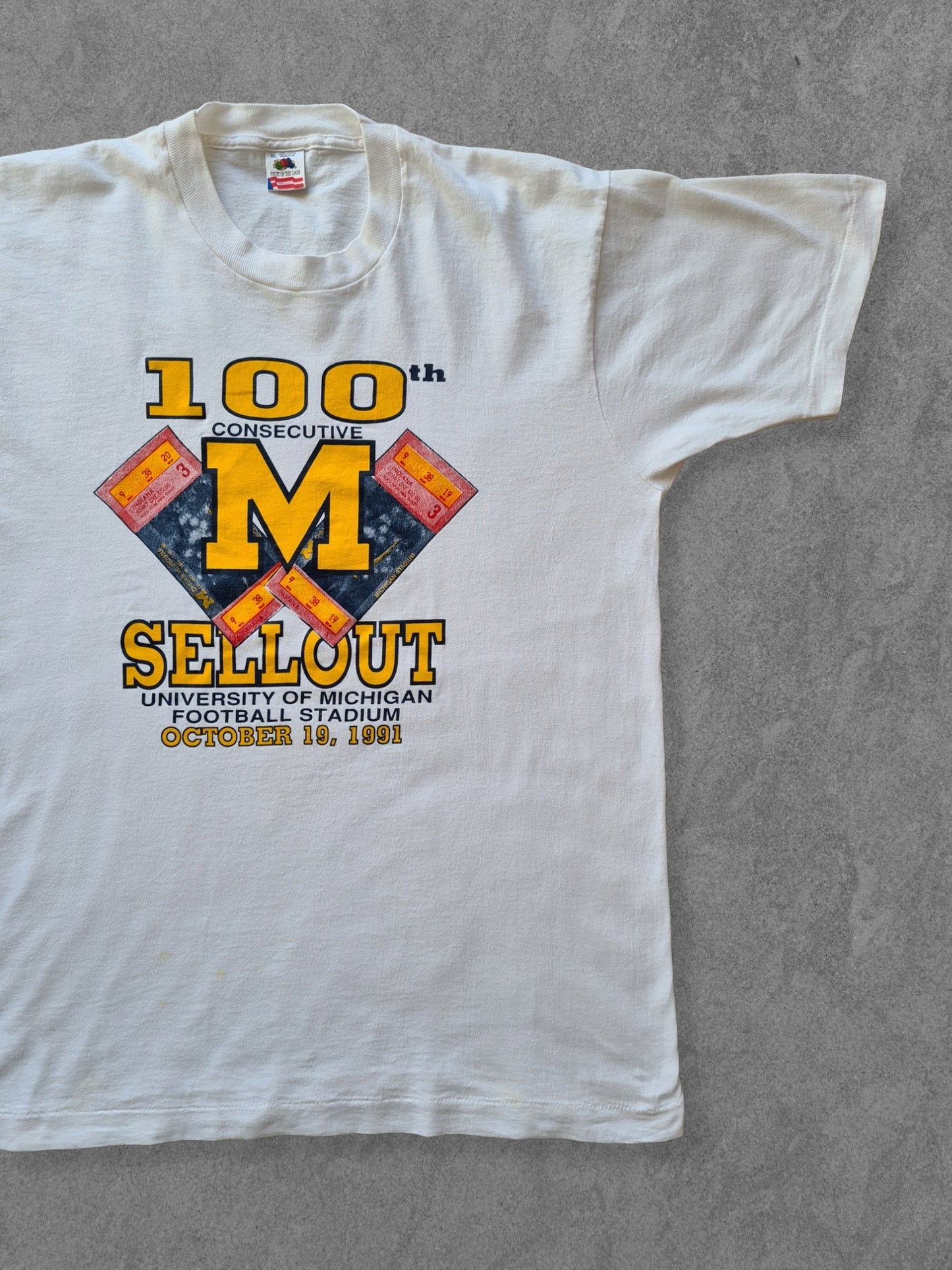 De vintage winkel met tweedehands kleding uit de thrift | 90s FRUIT OF THE LOOM ''MICHIGAN'' T-SHIRT [XL] T-SHIRT