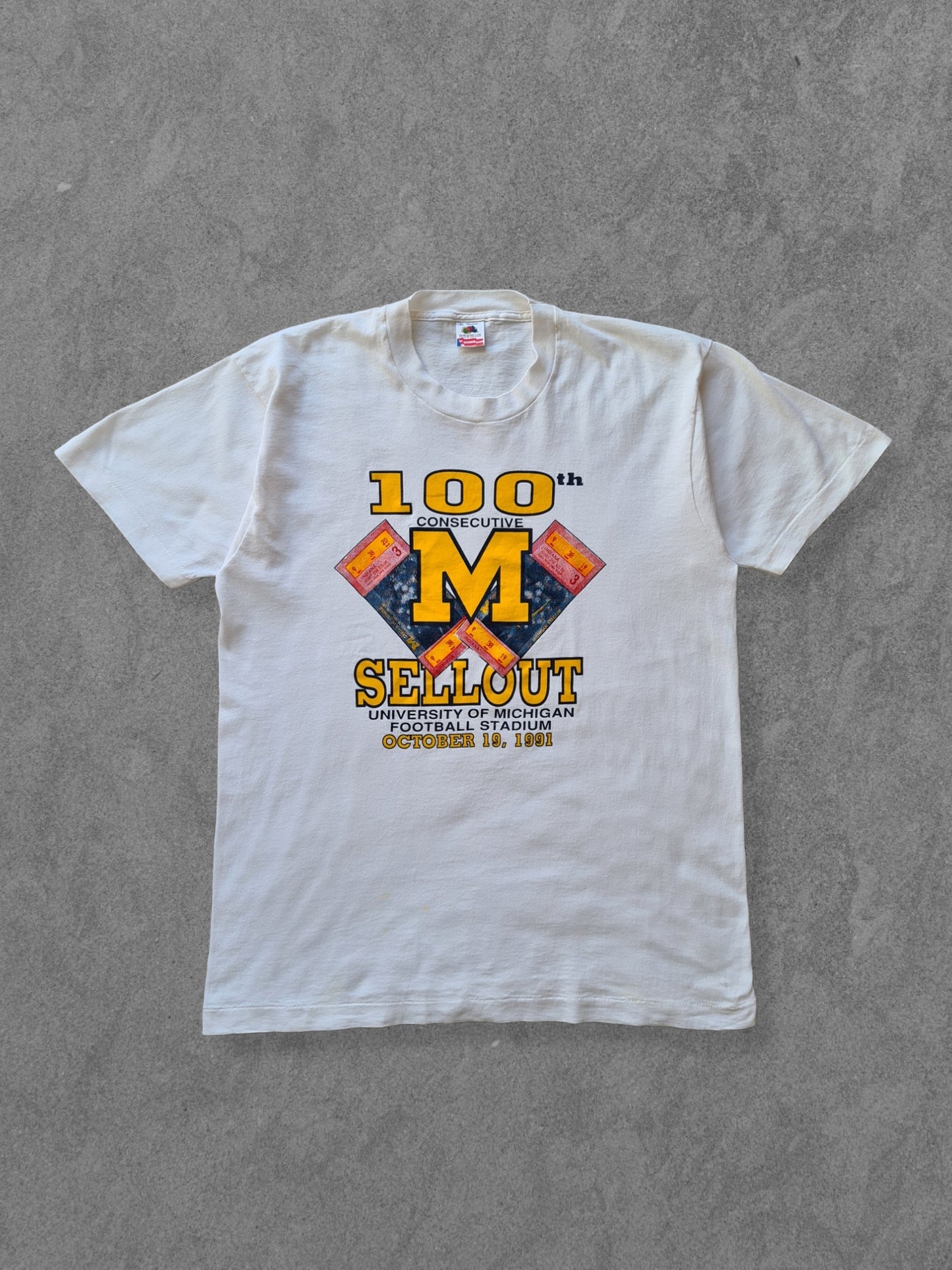 De vintage winkel met tweedehands kleding uit de thrift | 90s FRUIT OF THE LOOM ''MICHIGAN'' T-SHIRT [XL] T-SHIRT