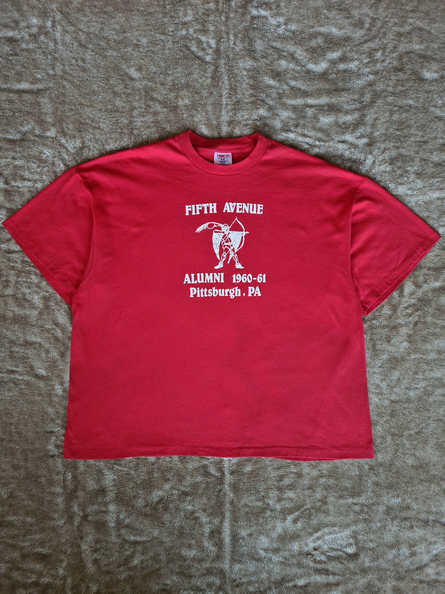 De vintage winkel met tweedehands kleding uit de thrift | 90s HEF-T ''FIFTH AVENUE'' T-SHIRT [XXXL] T-SHIRT
