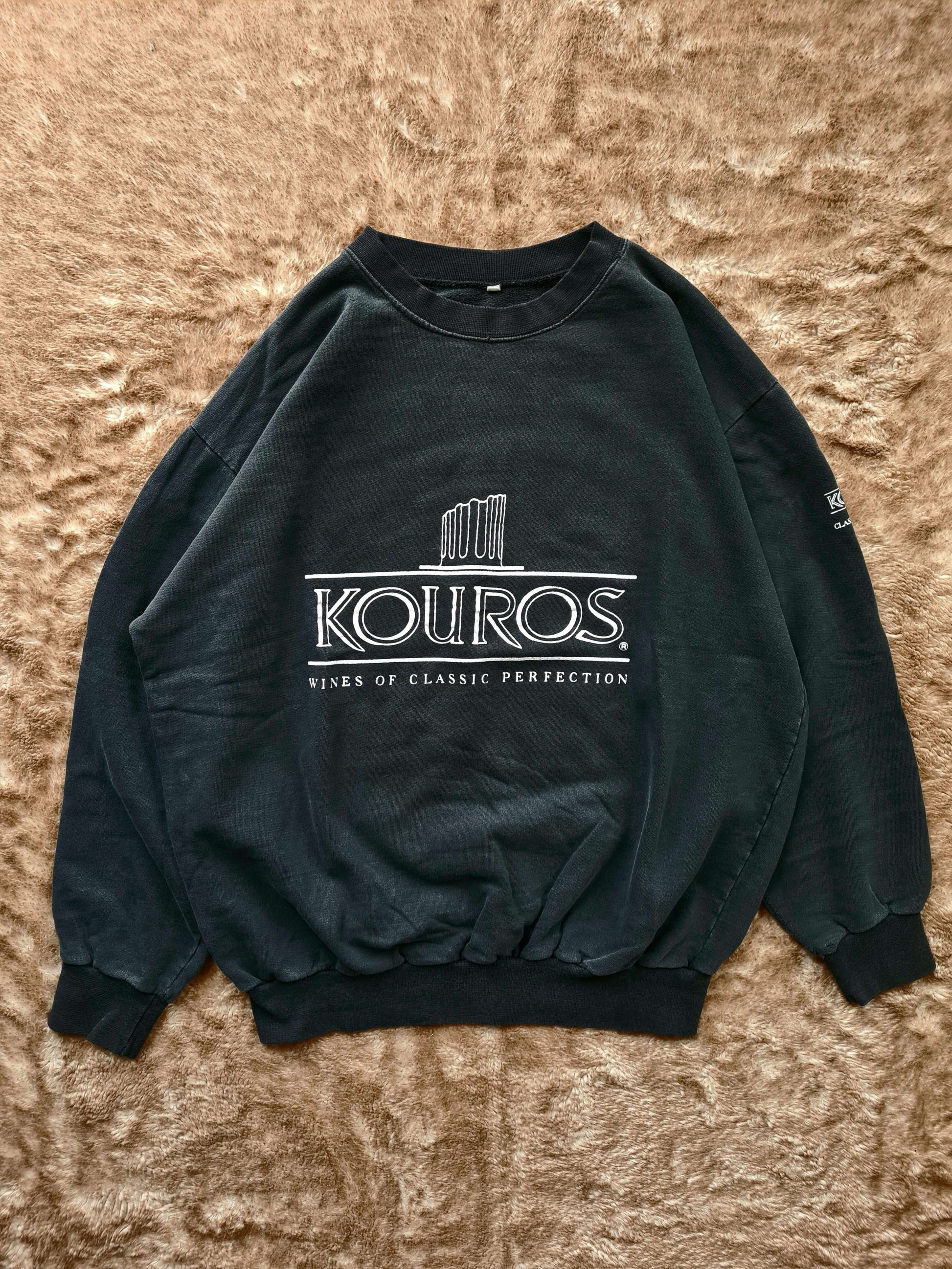 De vintage winkel met tweedehands kleding uit de thrift | 90s "KOUROS WINES" SWEATSHIRT [L] SWEATSHIRT